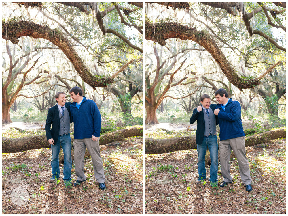 Groom and his good friend before the wedding ceremonny