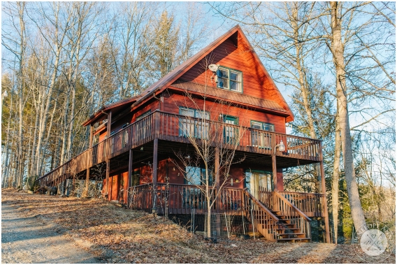 Log Cabin in North Carolina Mountains for this Rustic Wedding